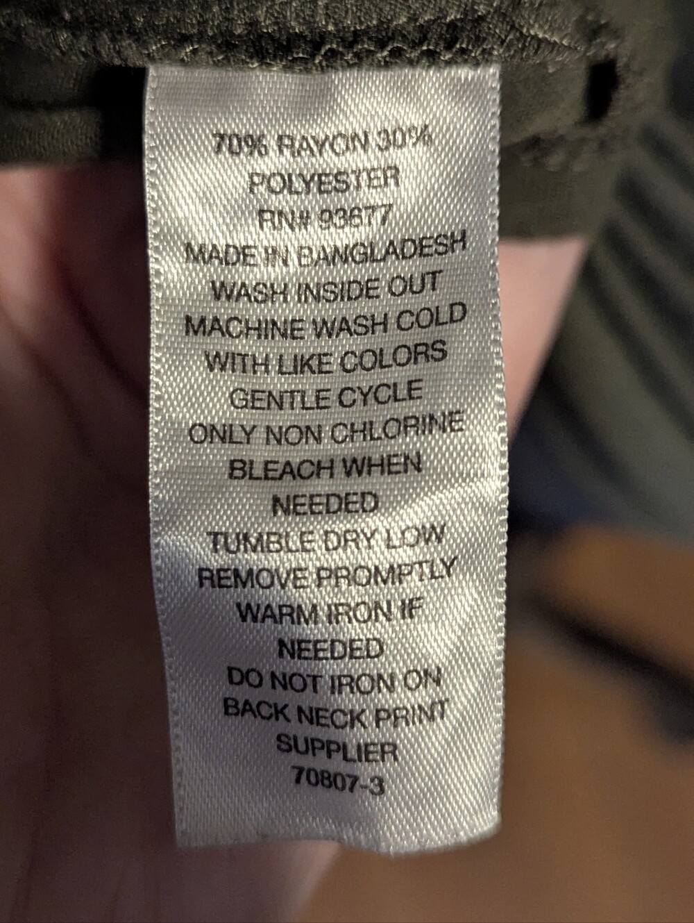 Ann Taylor Women's Classic Short-Sleeve Scoop Neck Tee in Olive Green - Picture 4 of 4